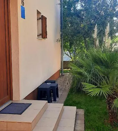 Cute Shabby Chic Ella Apartament Zadar